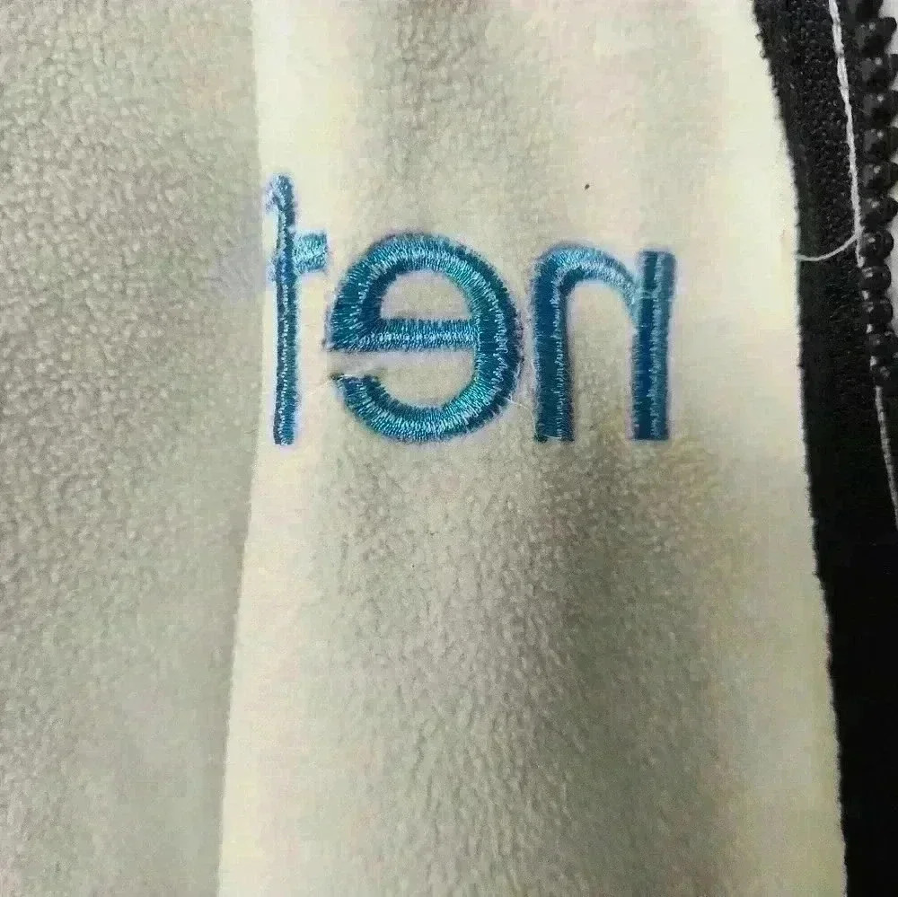 Neff black and white striped, lined, hooded, logo, zip-up jacket size small - Picture 8 of 9